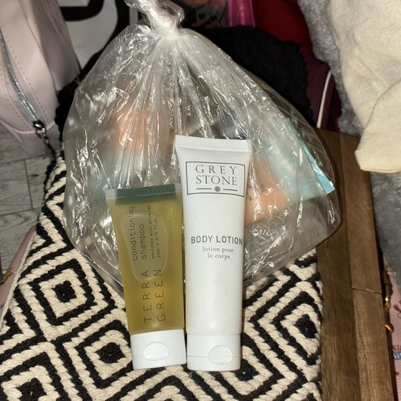 Free gifts include: samples of luxury skin care, cosmetics, & haircare!!! - Picture 4 of 4